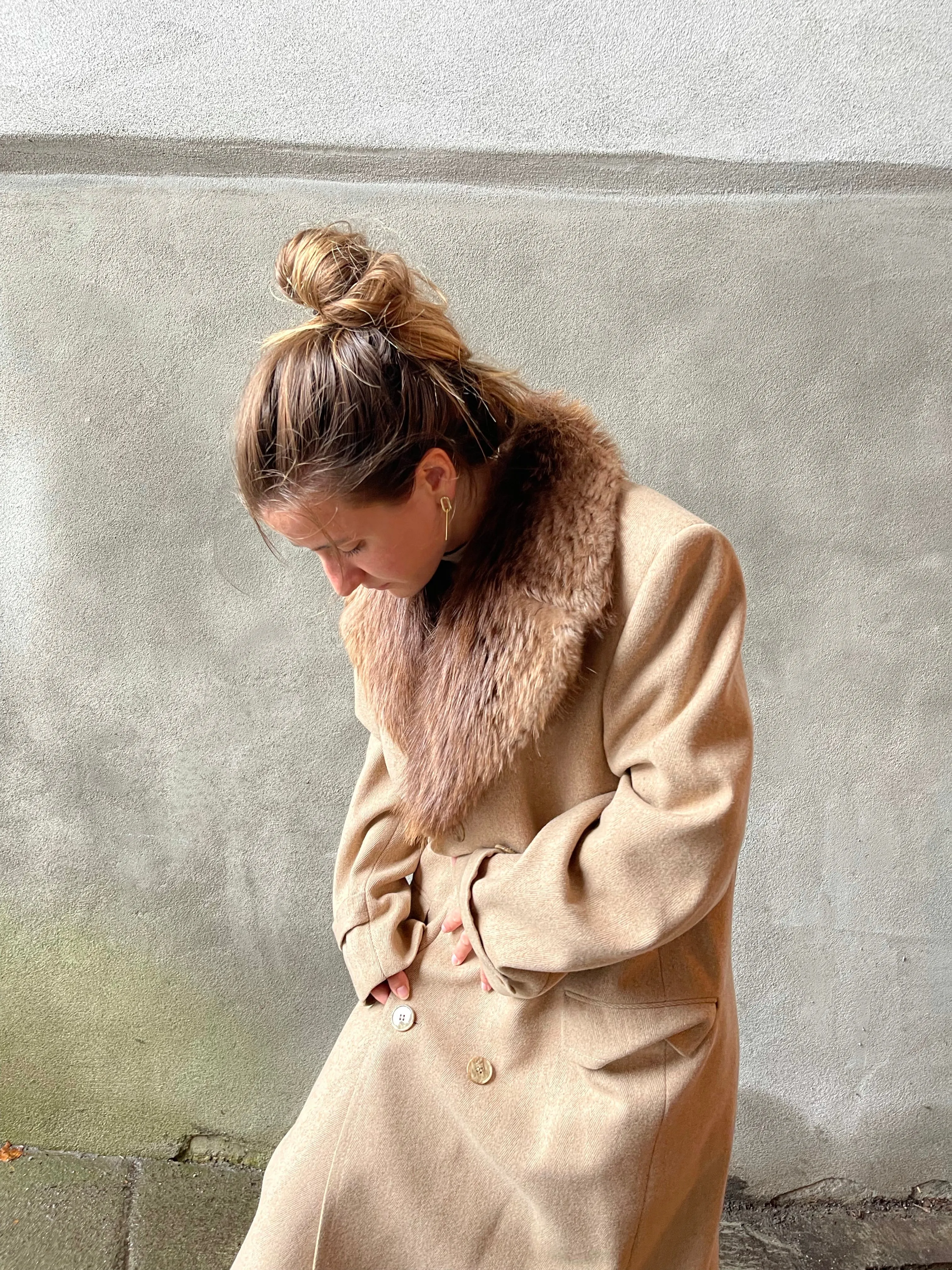 Classic 1980s Tan Overcoat with Fur Trim - L/XL