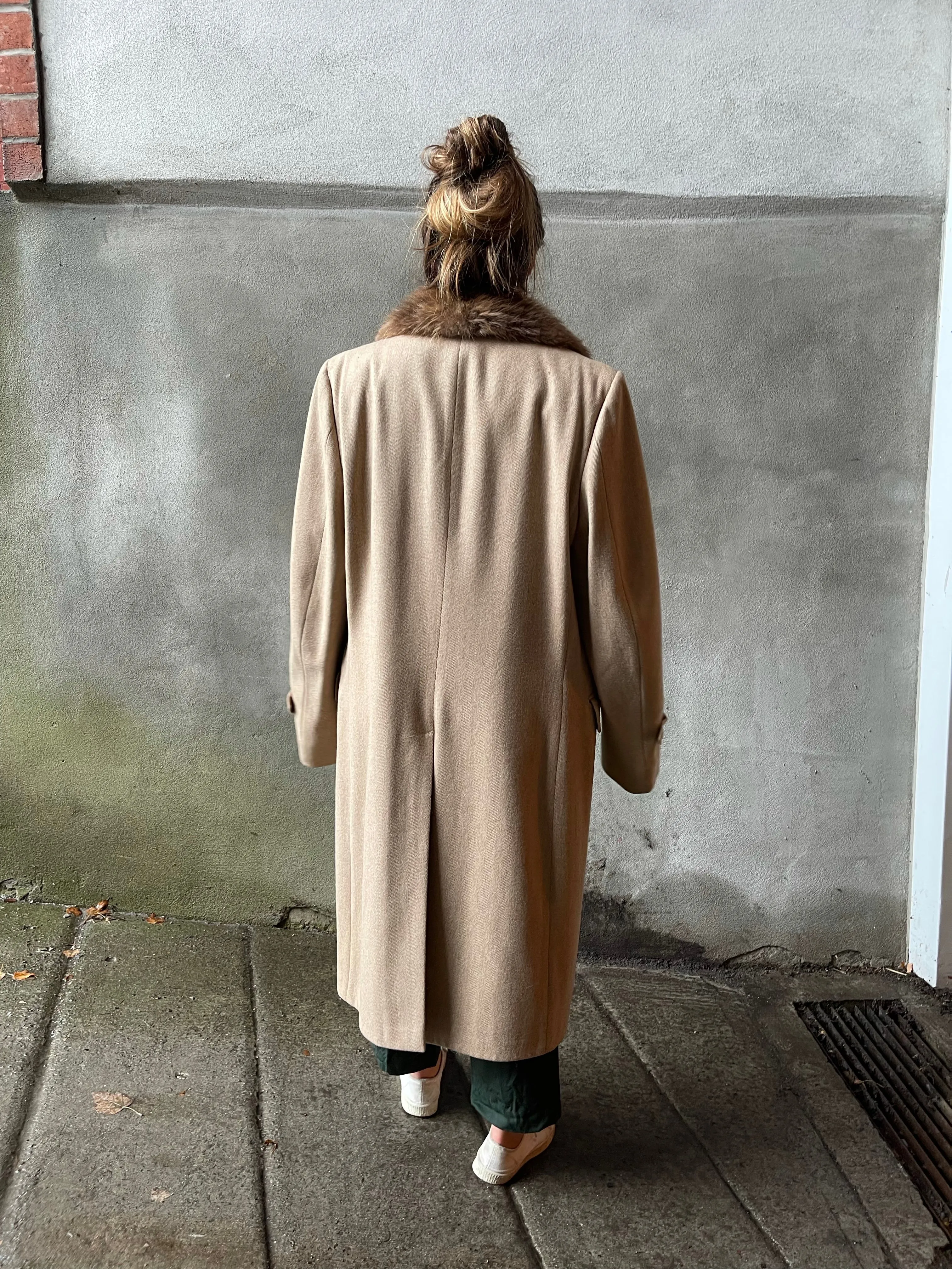 Classic 1980s Tan Overcoat with Fur Trim - L/XL