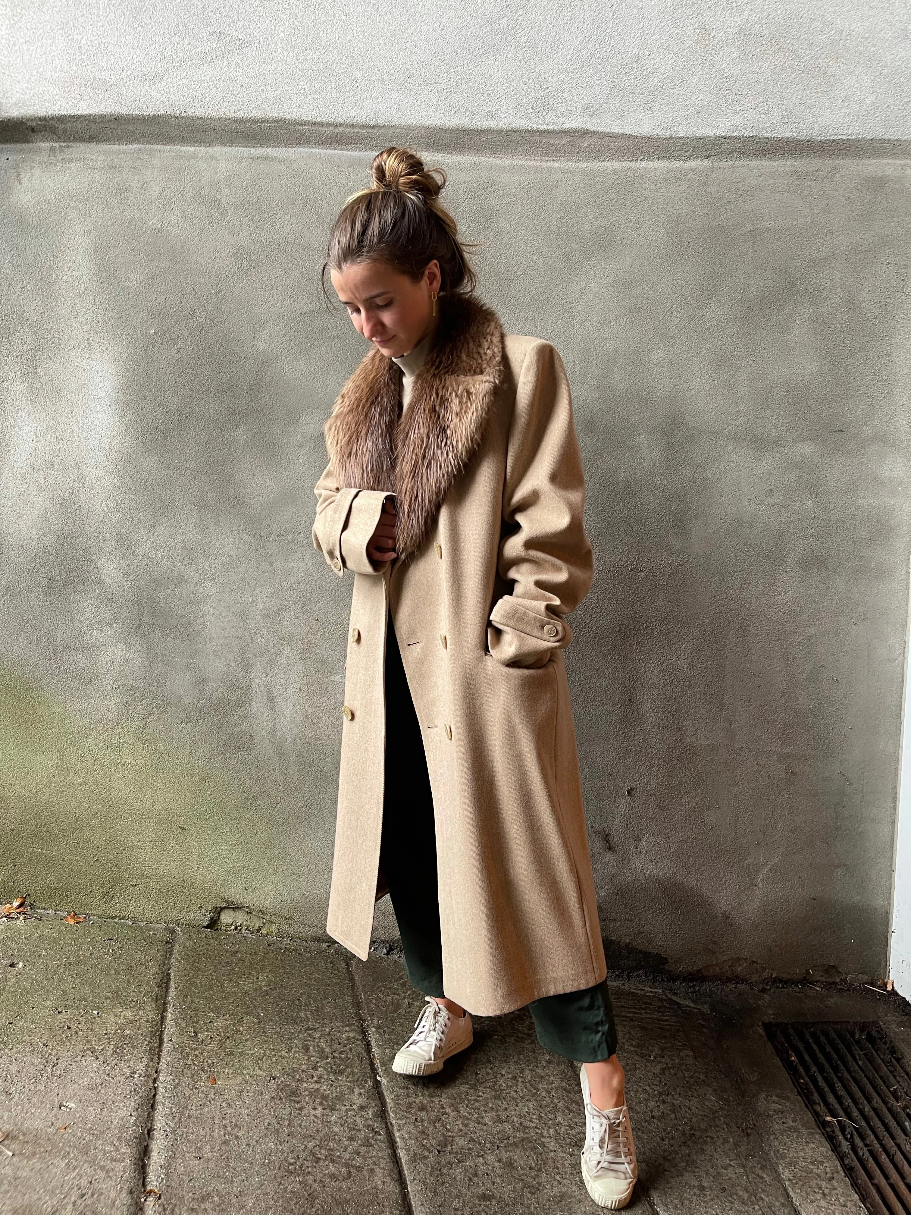 Classic 1980s Tan Overcoat with Fur Trim - L/XL