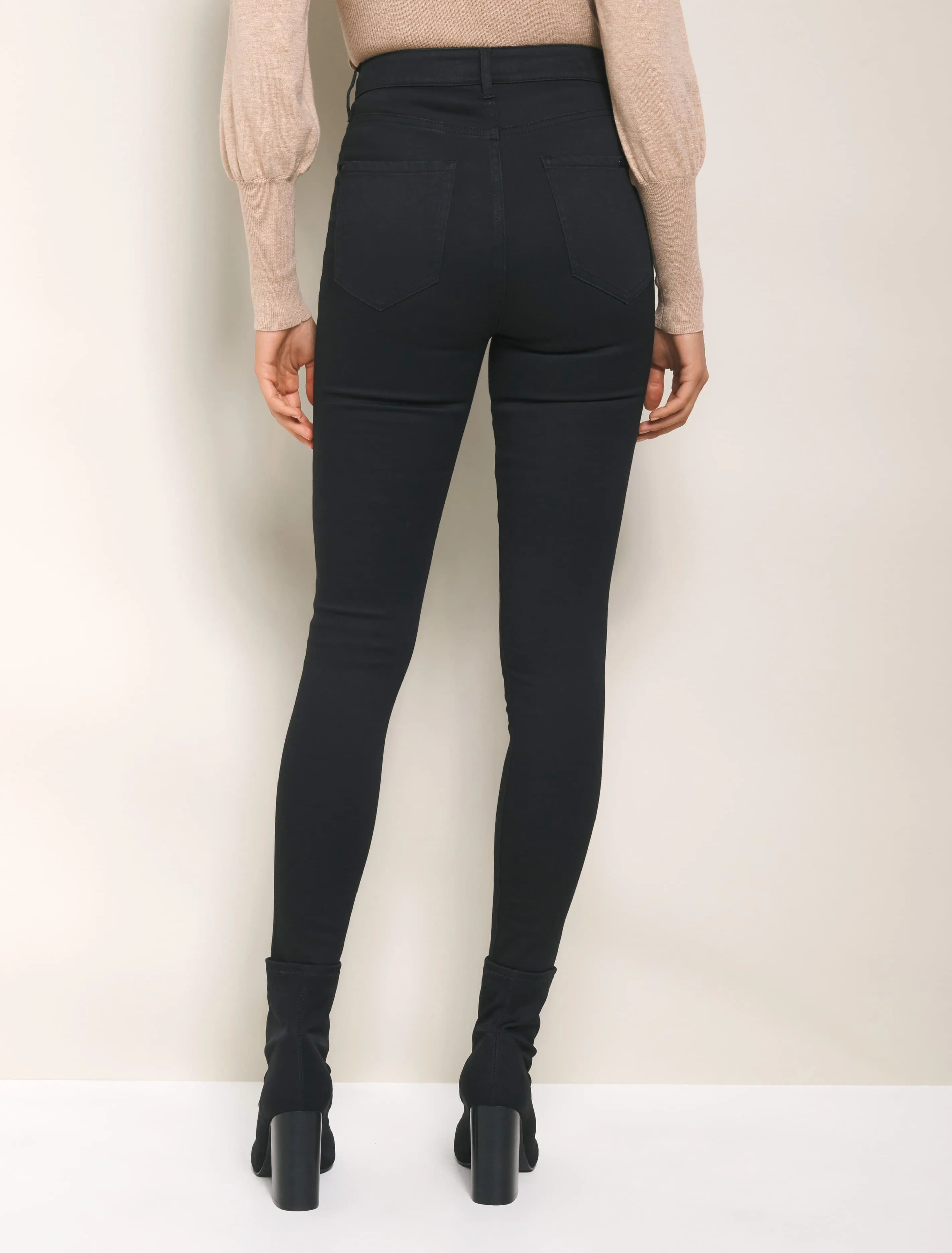 Heidi High-Rise Ankle Grazer Jeans